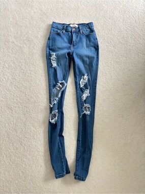 Vibrant MIU Dark Wash Distressed High Rise Skinny Jeans